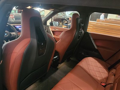 BMW iX xDrive45, 2025