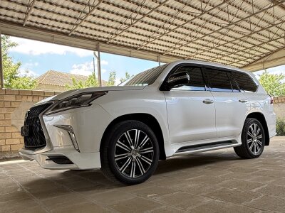 Lexus LX 570, 2017