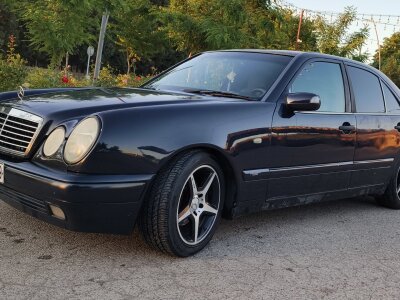 Mercedes-Benz E 200, 1995