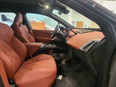 BMW iX xDrive45, 2025