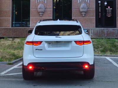 Jaguar F-Pace, 2017