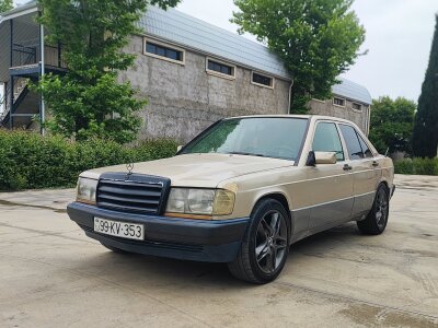 Mercedes-Benz 190, 1990