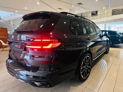 BMW X7, 2025