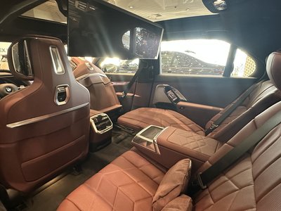 BMW 740, 2024