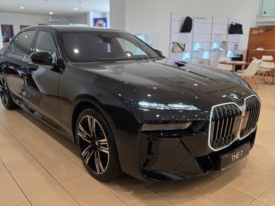 BMW 740, 2025