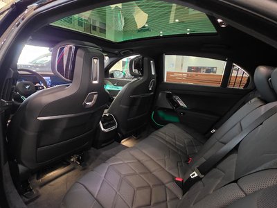 BMW 740, 2025