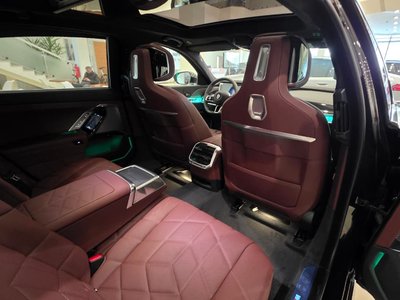 BMW 740, 2025