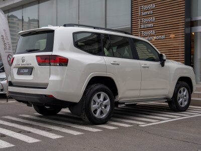 Toyota Land Cruiser, 2026