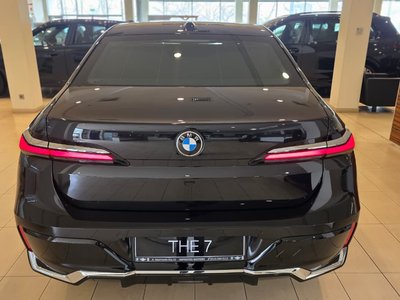 BMW 740, 2025