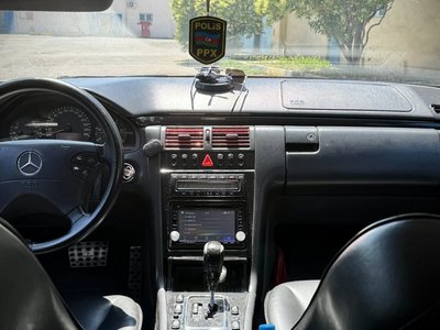 Mercedes-Benz E 320, 2001