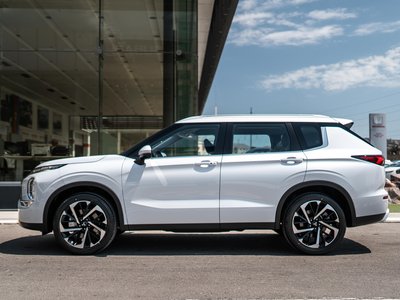 Mitsubishi Outlander, 2025