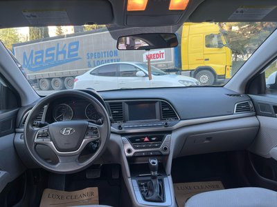 Hyundai Elantra, 2017