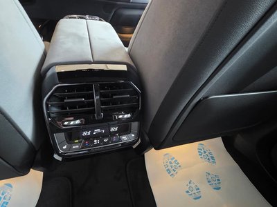 BMW iX xDrive45, 2025