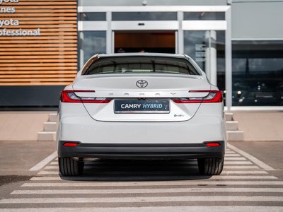 Toyota Camry, 2026