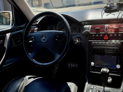 Mercedes-Benz E 320, 2001