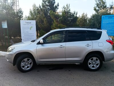 Toyota RAV4, 2006