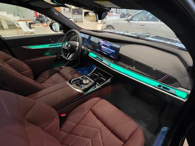 BMW 740, 2025