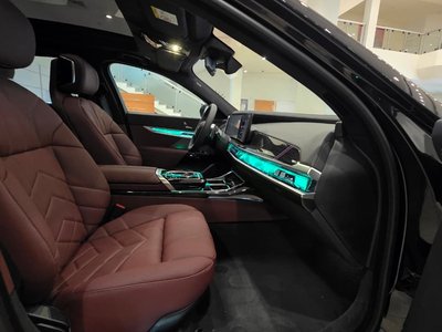 BMW 740, 2025
