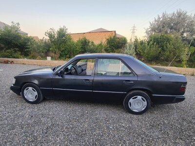 Mercedes-Benz E 200, 1992