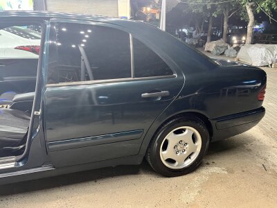 Mercedes-Benz E 240, 1998