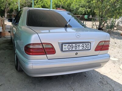 Mercedes-Benz E 220, 2000