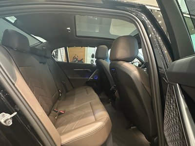 BMW 550e, 2025