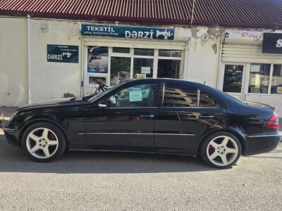 Mercedes-Benz E 200, 2002