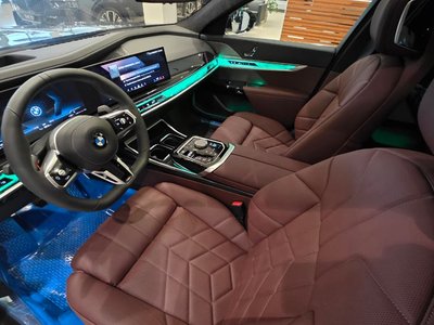 BMW 740, 2025