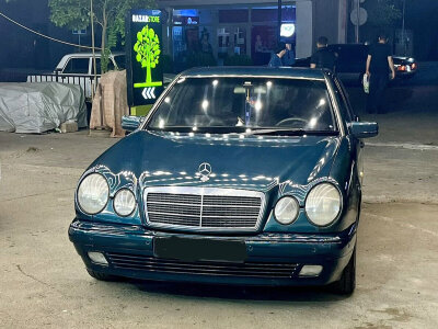 Mercedes-Benz E 240, 1998