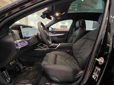 BMW 740, 2025