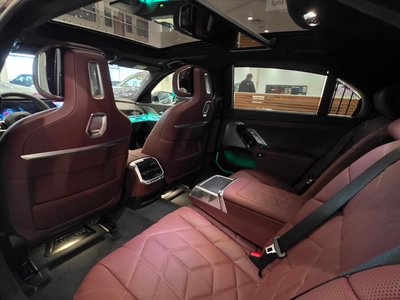 BMW 740, 2025
