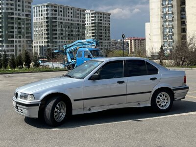 BMW 318, 1991