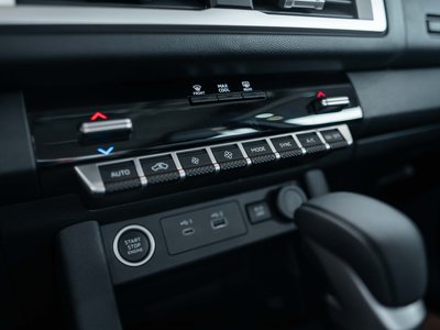 Mitsubishi L200, 2025