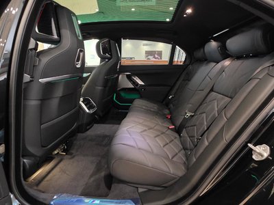 BMW 740, 2025