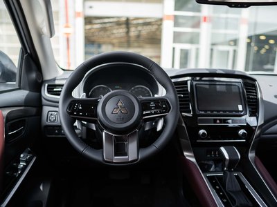 Mitsubishi Pajero Sport, 2025