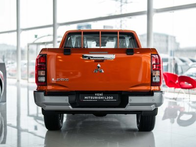 Mitsubishi L200, 2025