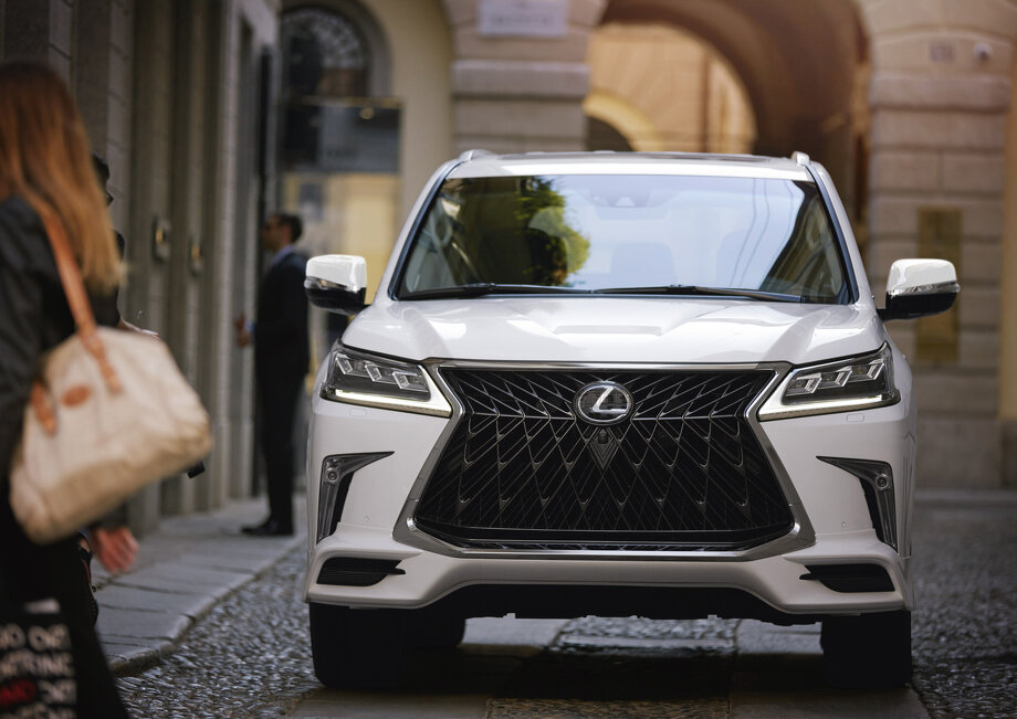 Lexus LX aqressiv idman paketi aldı
