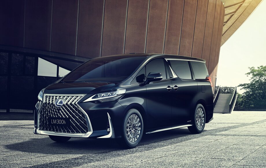 Lexus представил модель LM