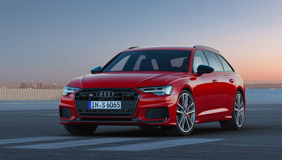 Audi üç yenilik təqdim edib