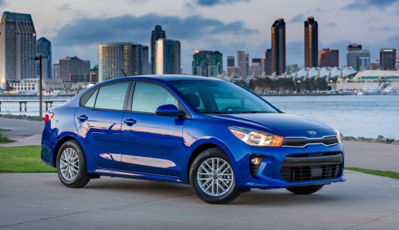 Новый Kia Rio в кузове седан и хетчбек