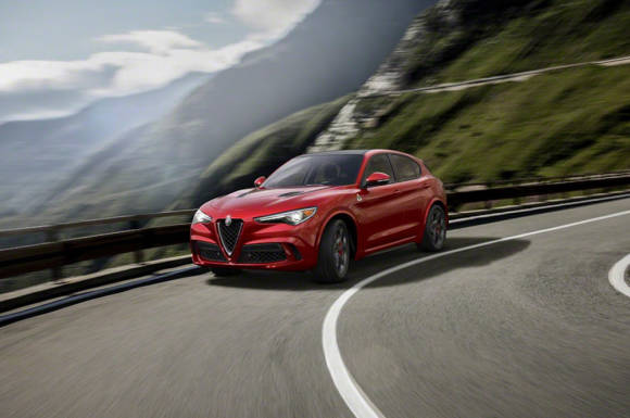 Alfa Romeo показала кроссовер Stelvio