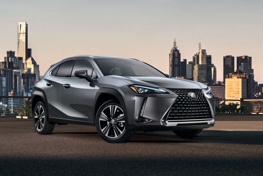 Lexus рассекретил кроссовер UX