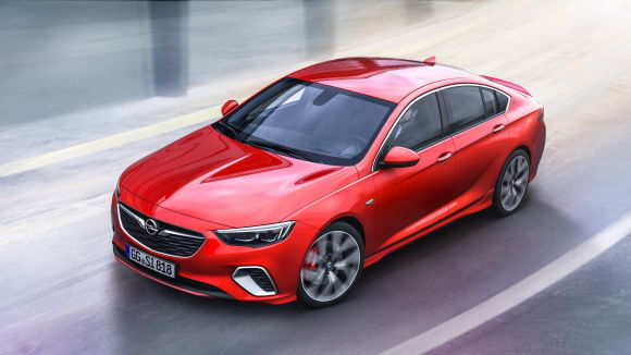 Opel показал заряженный седан Insignia