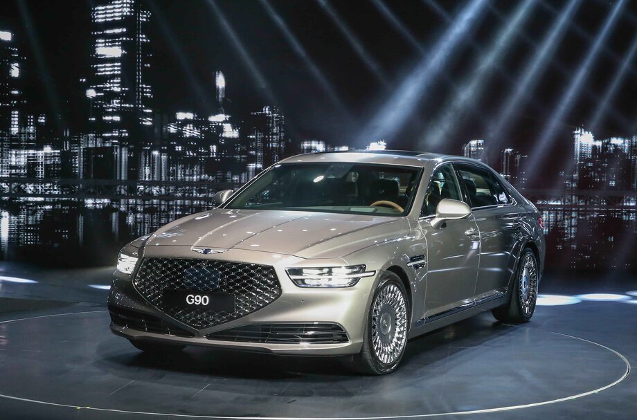 Genesis yeni G90-nı rəsmən təqdim edib