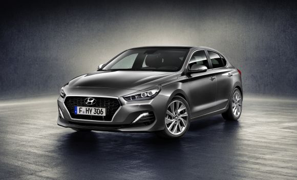 Hyundai i30 превратили в фастбек