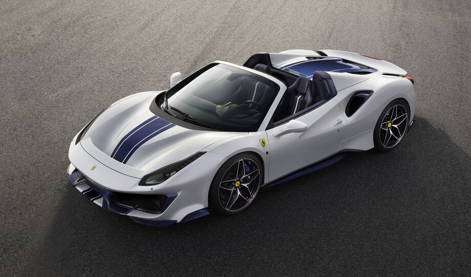 Ferrari Pista kabriolet banında