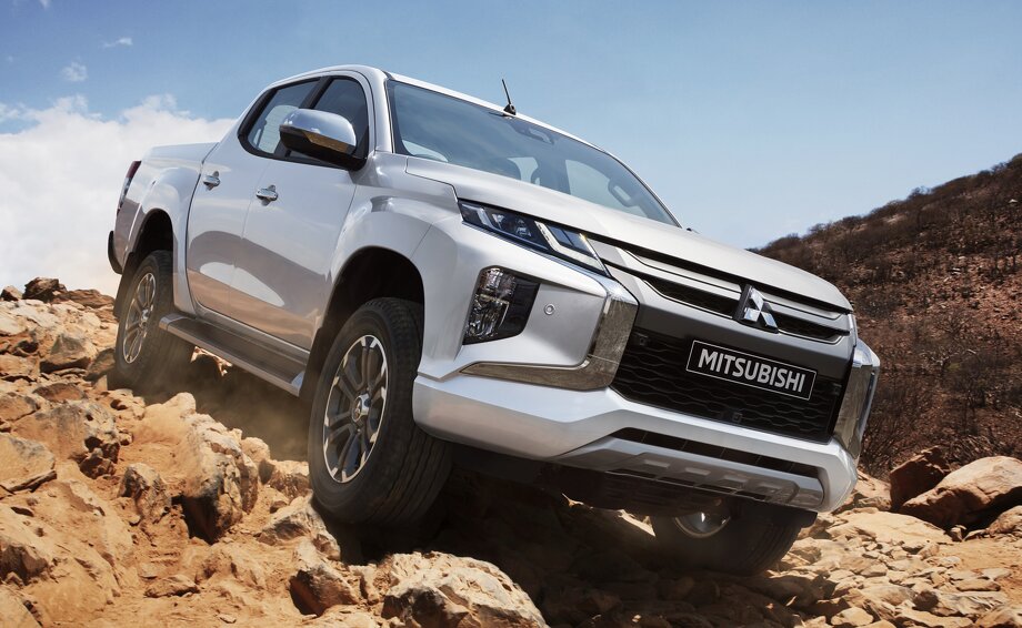 Mitsubishi təkmilləşdirilmiş pikap təqdim edib