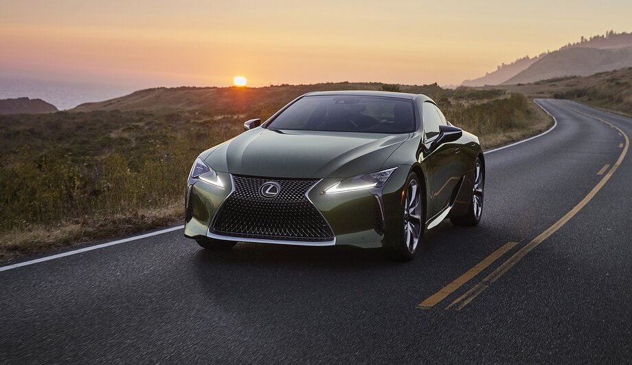 Lexus dəbli yaşıl LC nümayiş etdirib