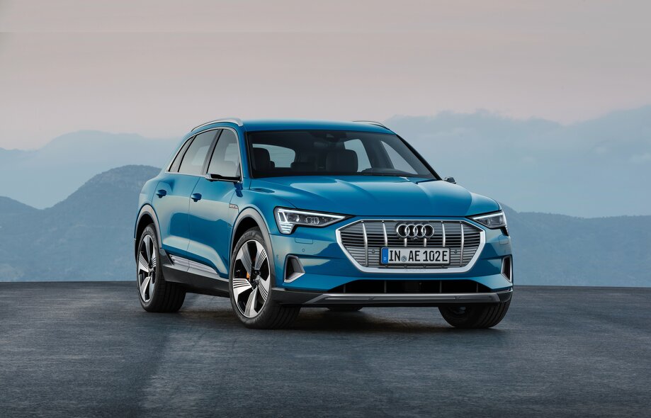 Audi elektrikli krossover təqdim edib