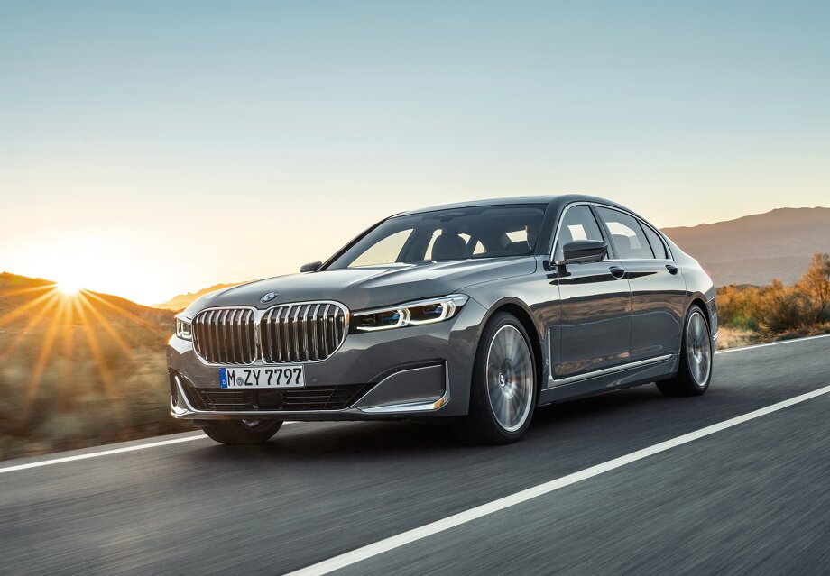 BMW представила обновленную «семерку»